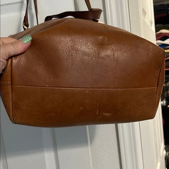 Elegant Brown Leather Tote Bag - Picture 2 of 5